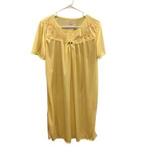 Vintage Nines Womens Satin Nightgown Size M Modest 70s 80s Romantic Yellow Slip